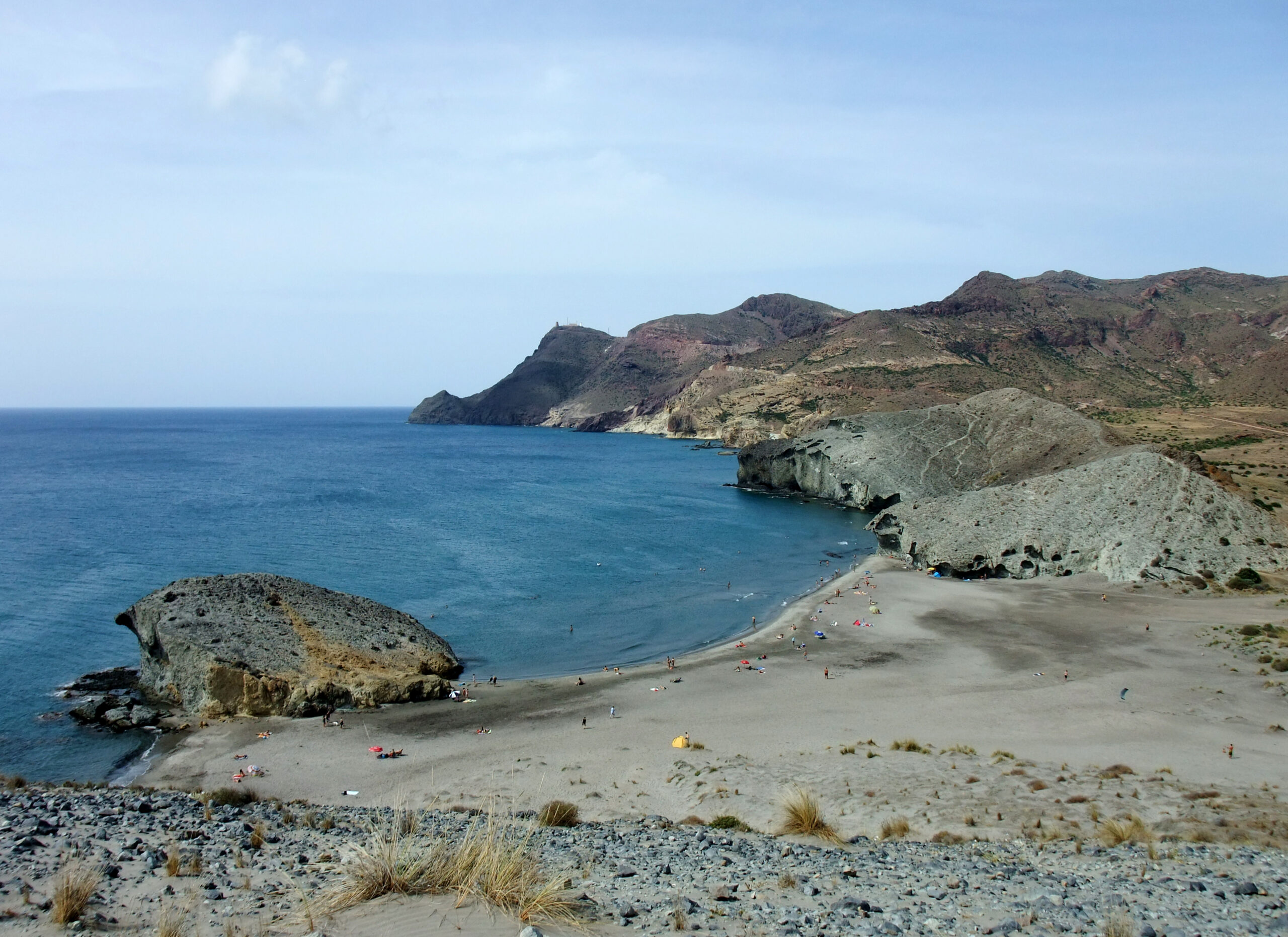 Descubre la Playa de Mónsul: un paraíso natural a pocos minutos de Cortijo La Ciclona